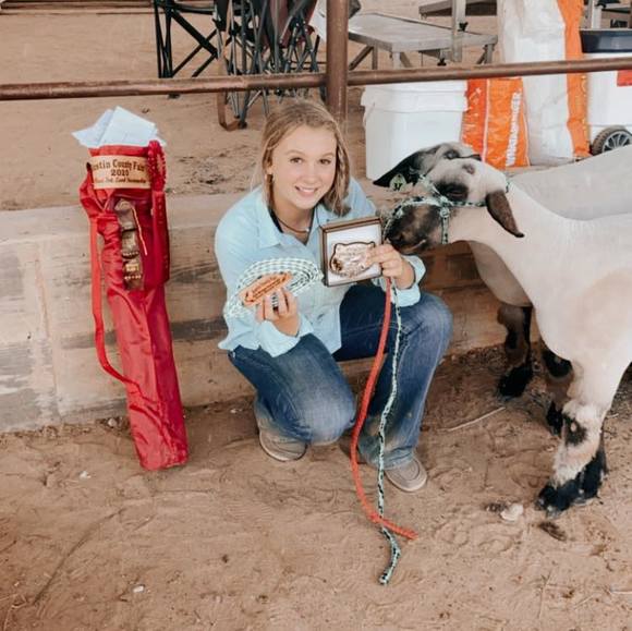 Meet your Posher, Kylee - Picture 1 of 1